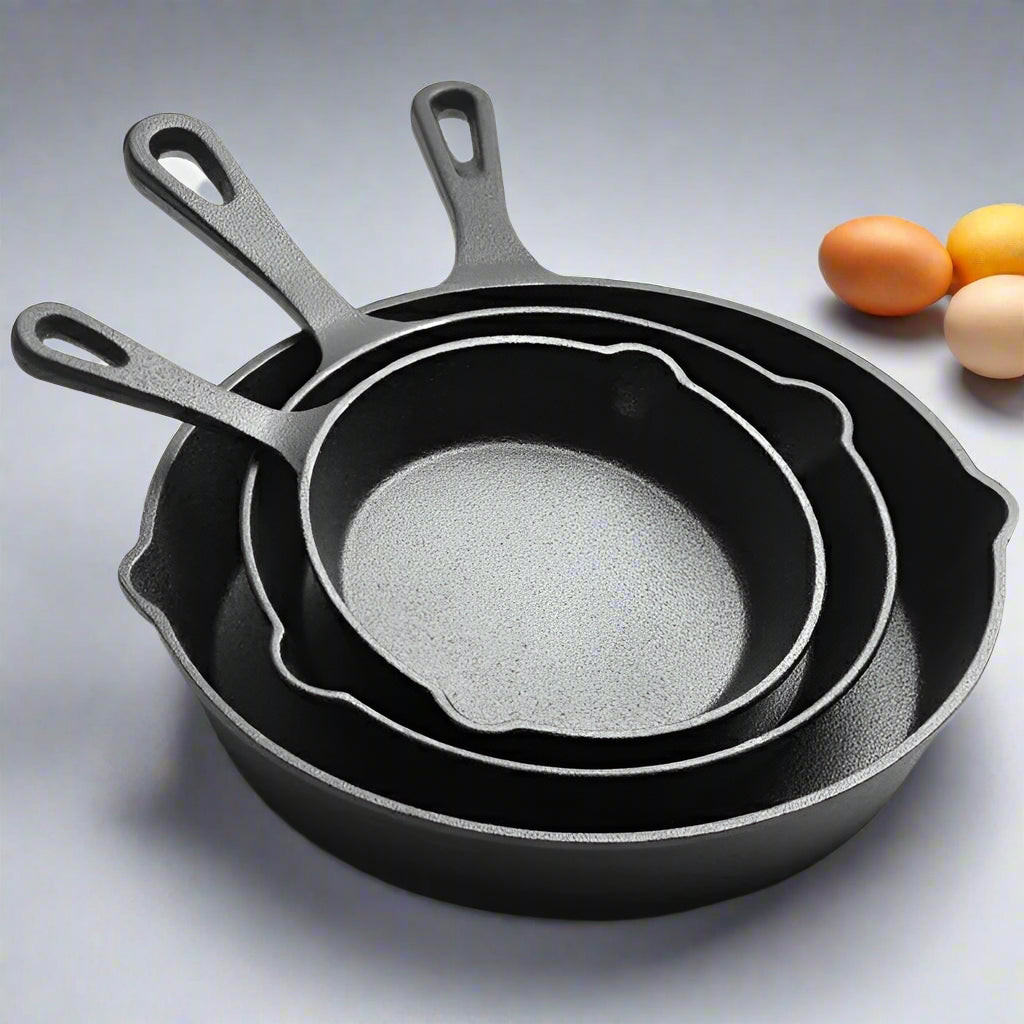 EcoNest Kitchen non-stick cast iron frying pan set with spouts, available in 14cm, 16cm, and 20cm sizes, suitable for gas and induction stoves.