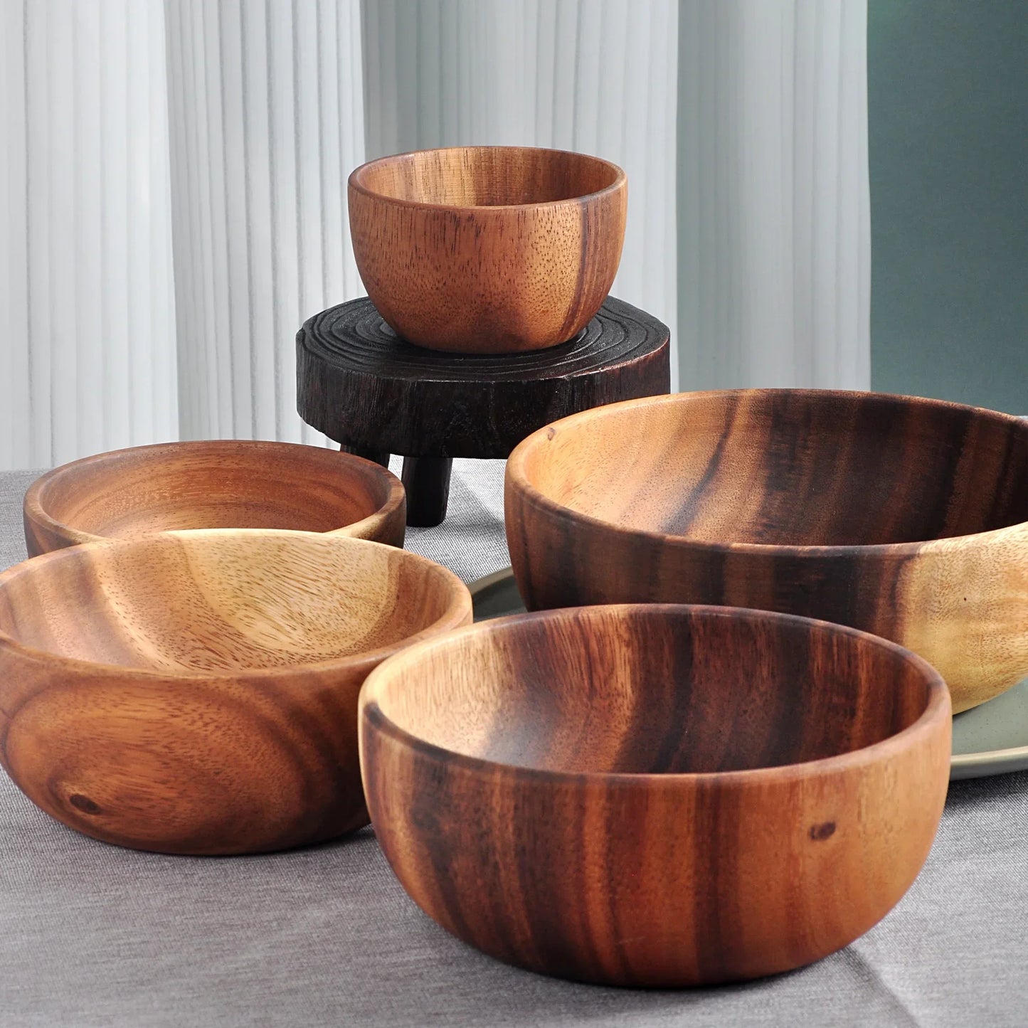 EcoNest Kitchen acacia wood dinner plate, round and solid design