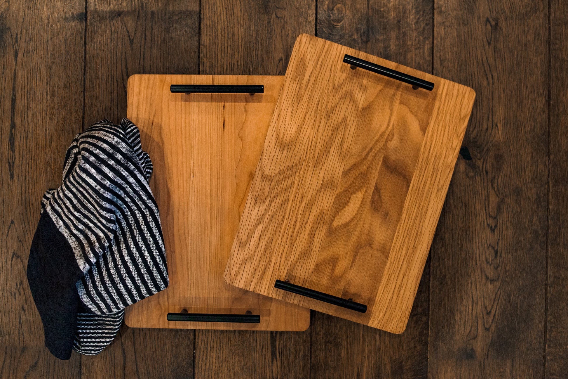 Handcrafted 15" x 11" Organic Hardwood Serving Tray in Oak with black metal handle