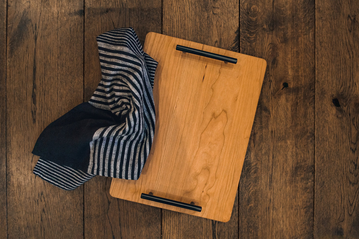 Handcrafted 15" x 11" Organic Hardwood Serving Tray in Oak with black metal handle