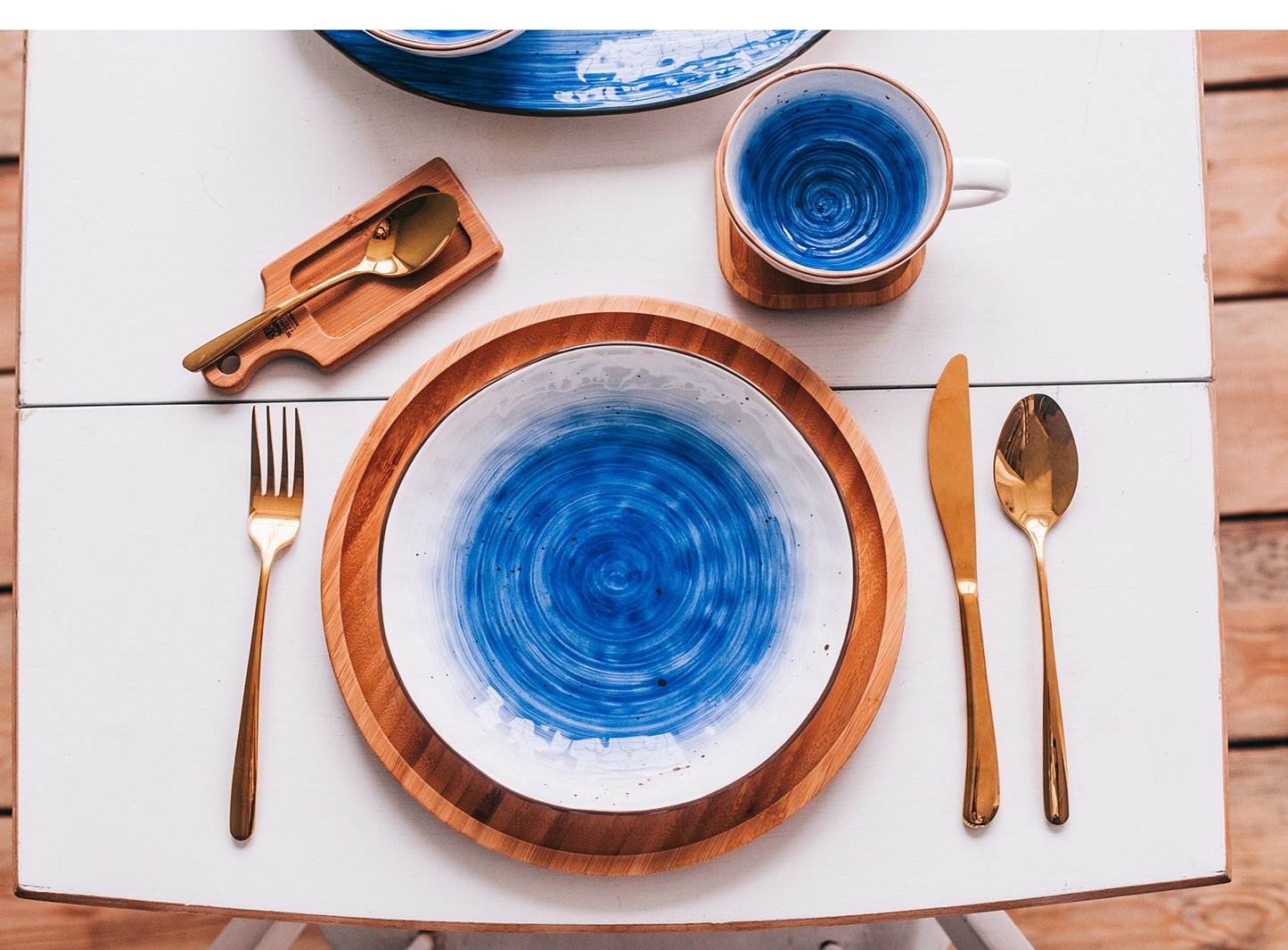 WILMAX bamboo serving trays are all about quality, style and atmosphere They are perfectly sized for serving sides and appetizers, Made of lovely, durable, organic bamboo wood, eco-friendly, beautiful texture, well balanced, heatproof, and waterproof.