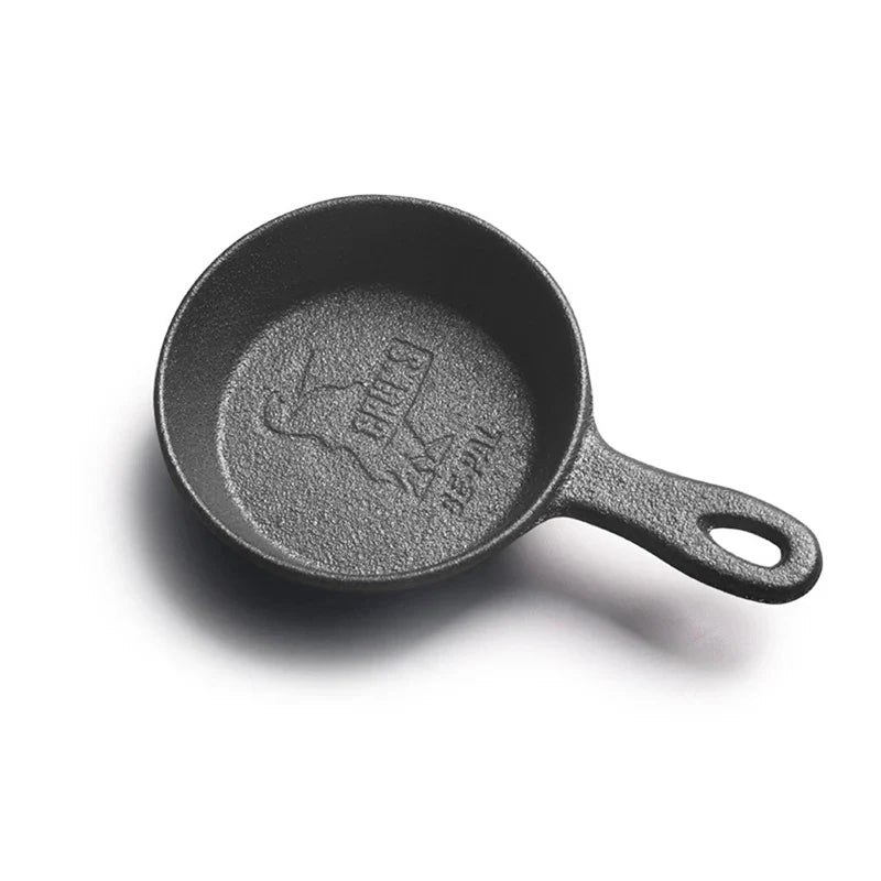 EcoNest Kitchen 8.5CM Cast Iron Skillet, non-stick mini frying pan for eggs, durable cookware designed for even heat distribution.